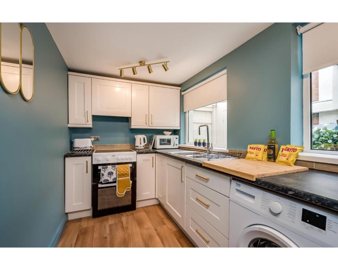 Central Belfast Apartments Chic Luxe R&R ภายนอก รูปภาพ