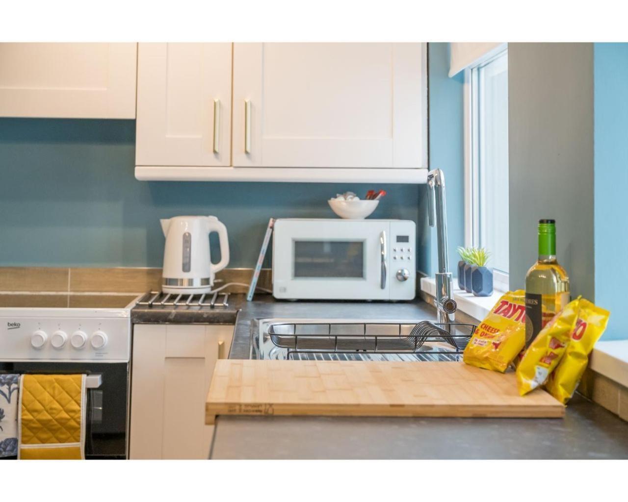 Central Belfast Apartments Chic Luxe R&R ภายนอก รูปภาพ